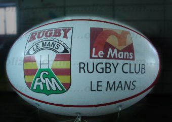 ballon de rugby gonflé à l'hélium