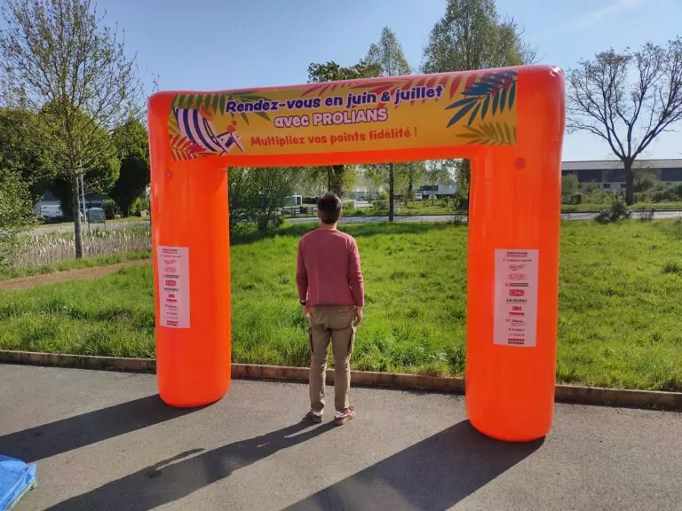 arche gonflable plv intérieur magasin