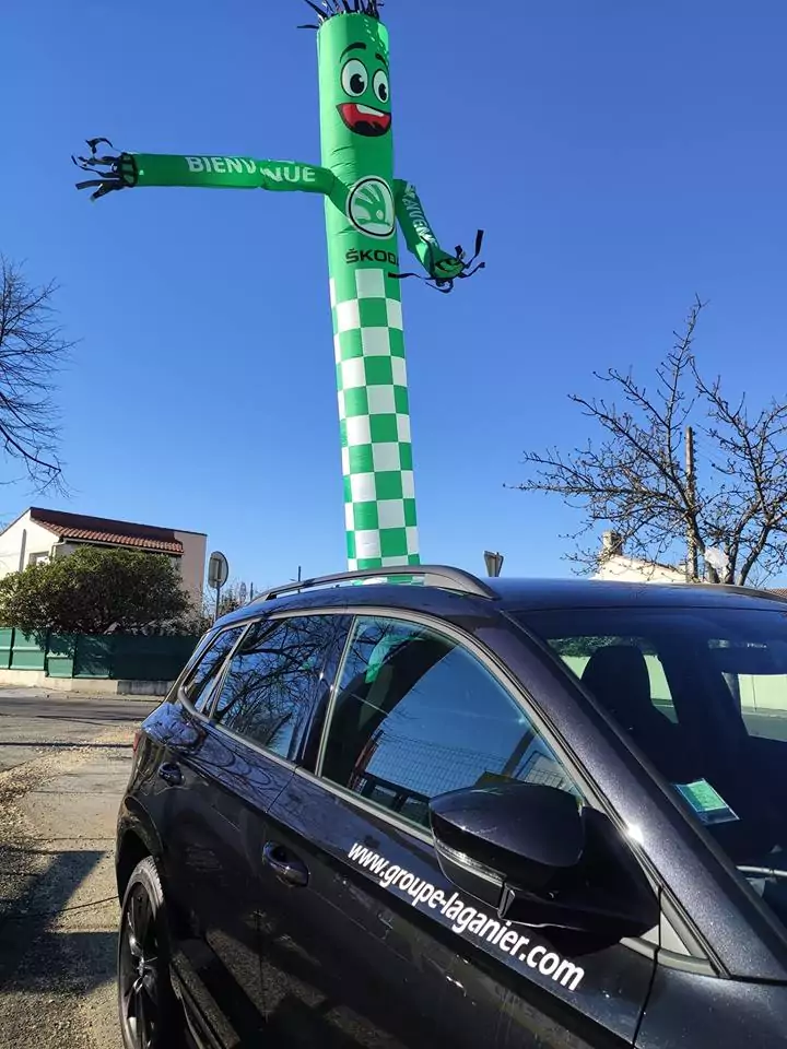 Skydancer vert skoda, publicitaire