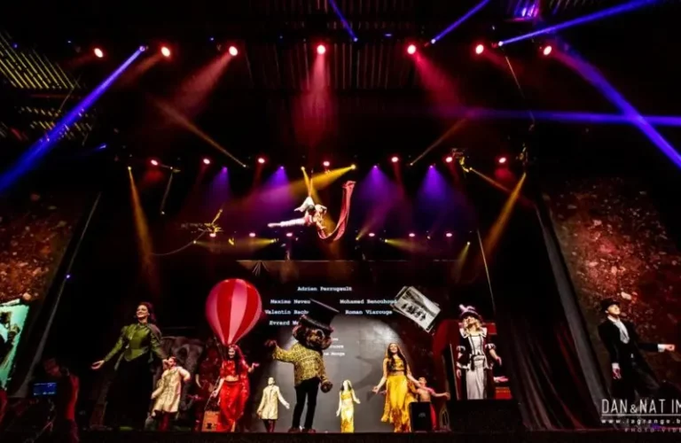 montgolfière 3m candy hélium gds prod spectacle, scène