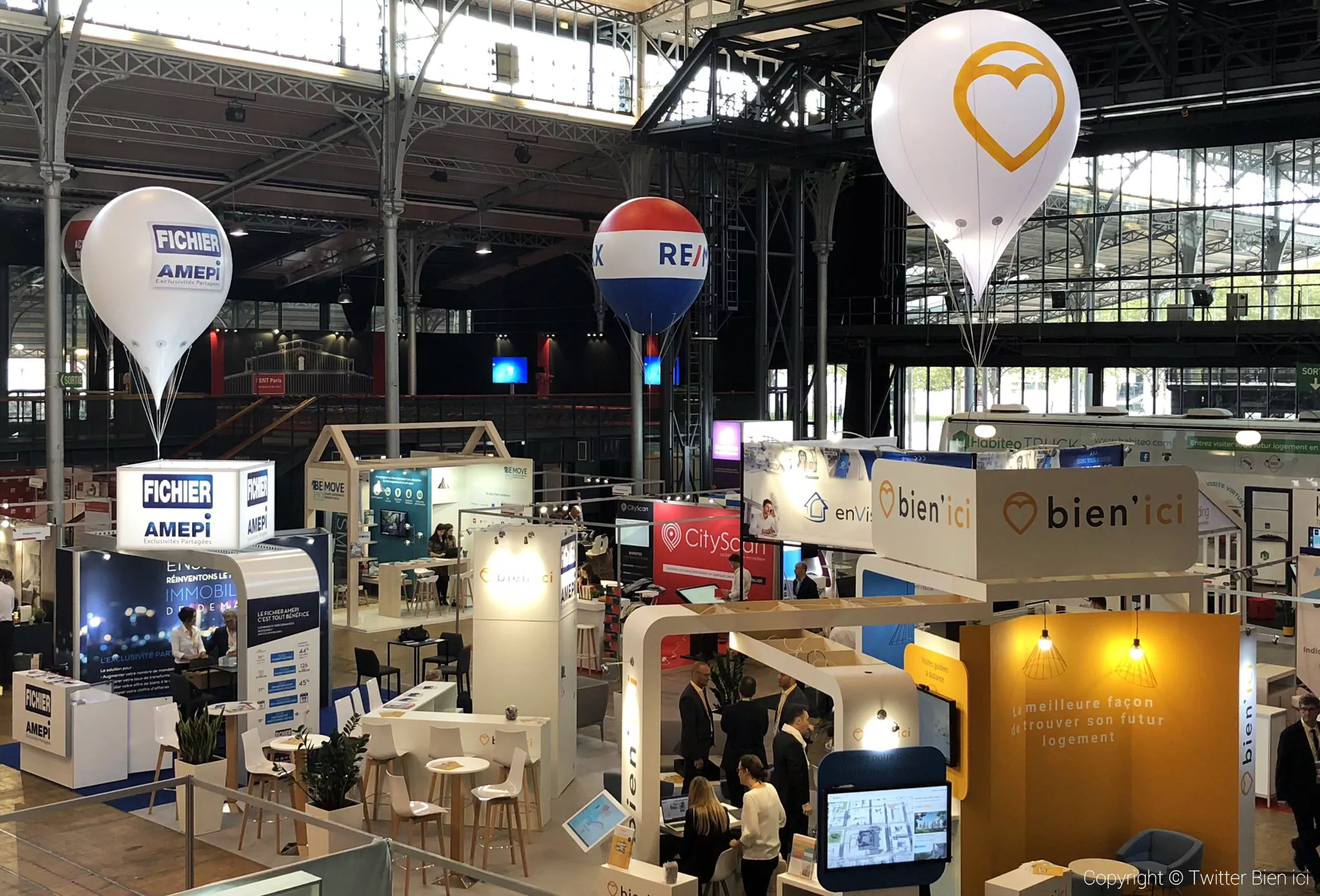 montgolfière hélium blanche , bleu blanc rouge