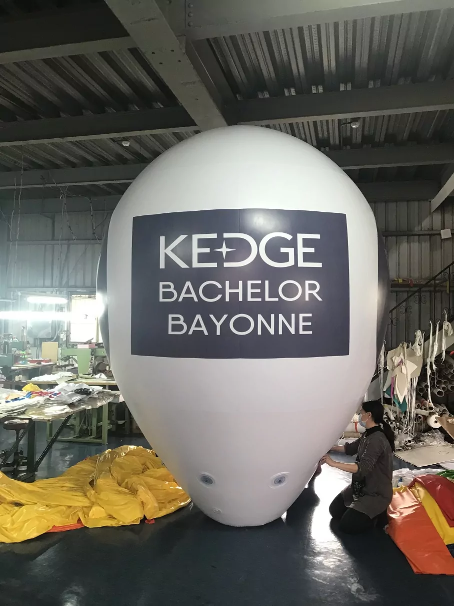 Montgolfière AV kedge, blanche et bleu, bachelor bayonne