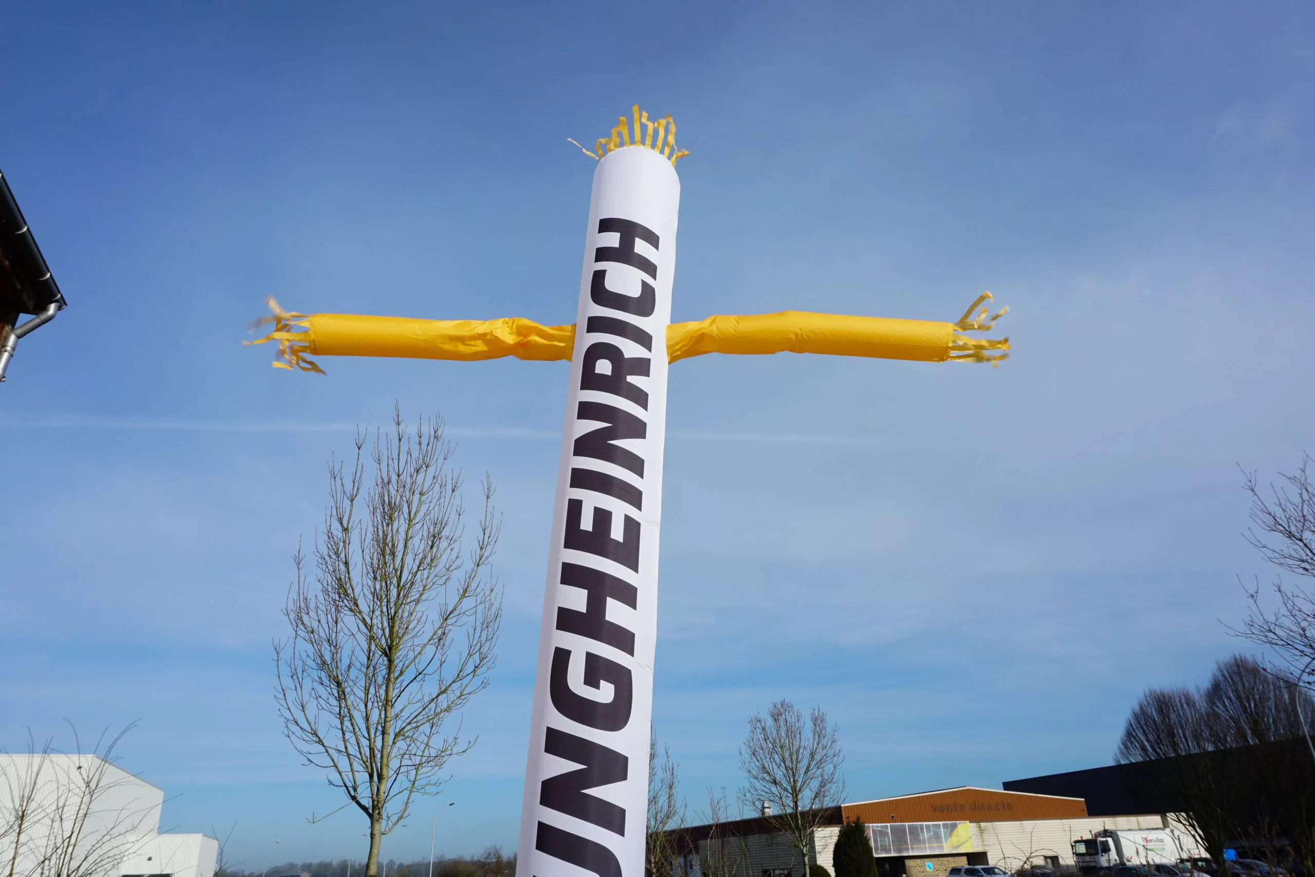 skydancer jungheinrich blanc et jaune, publicitaire