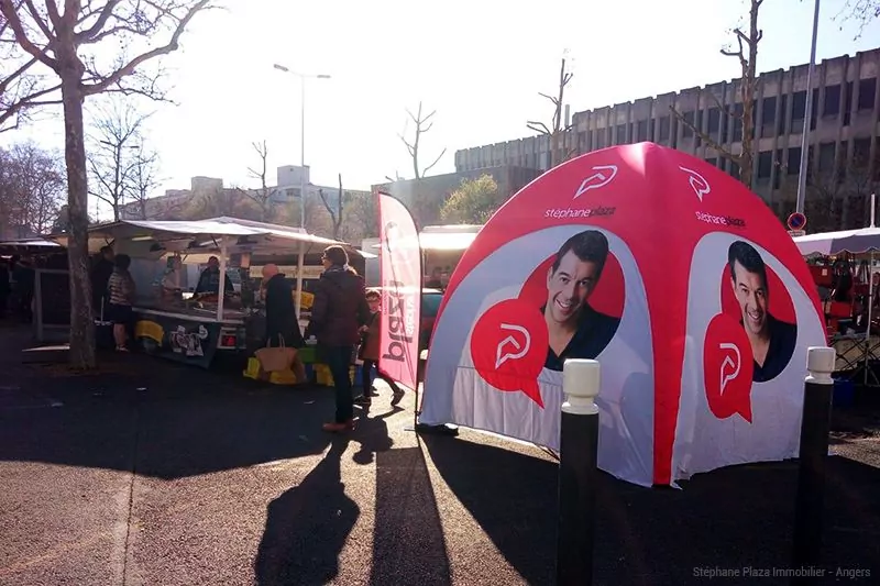 tente gonflable publicitaire à air captif -plaza-immobilier