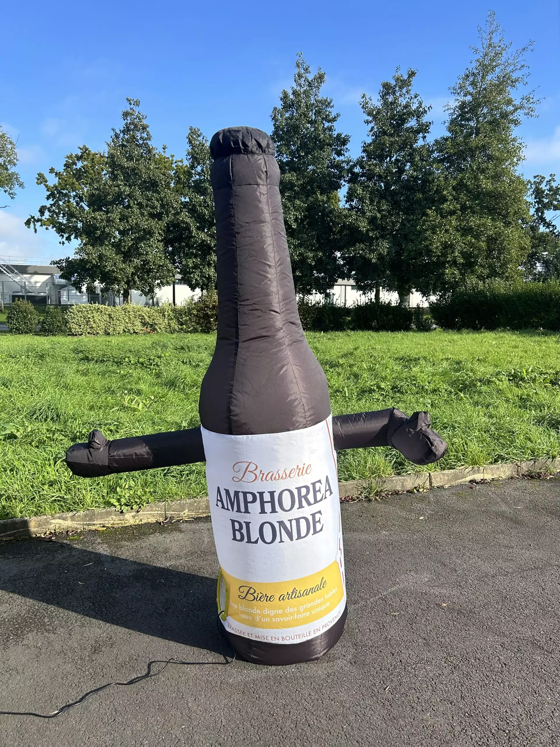 plv gonflable avec bras biere